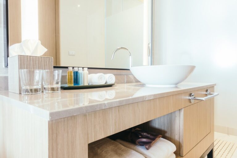 bath cabinet
